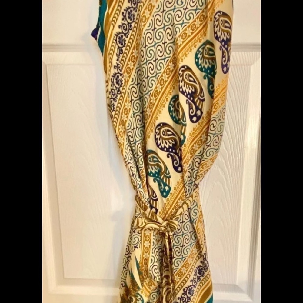 Dress - Picture 2 of 9